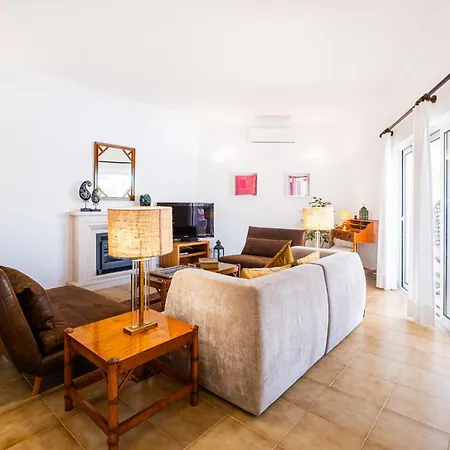 Sunshine - Escapadinha Tranquila Com Piscina E Bbq Em